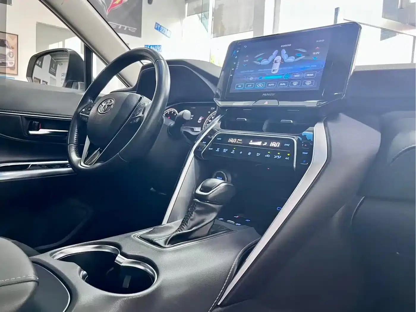 Venza 2023 2.0L CVT 2WD Luxury Edition — миниатюра 14