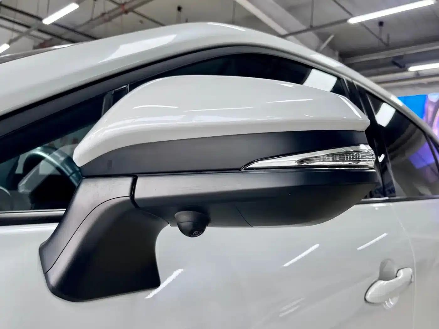 Venza 2023 2.0L CVT 2WD Luxury Edition — миниатюра 16
