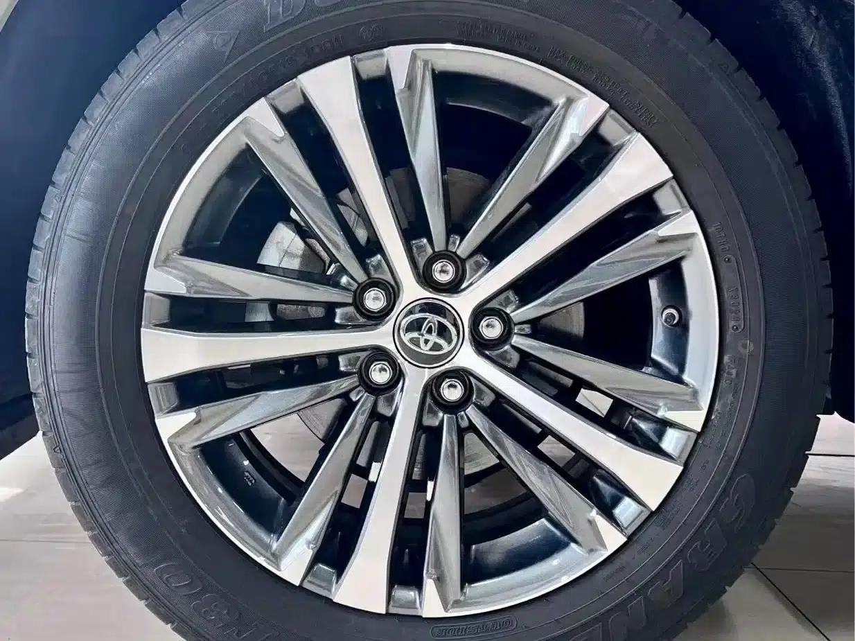 Venza 2023 2.0L CVT 2WD Luxury Edition — миниатюра 19