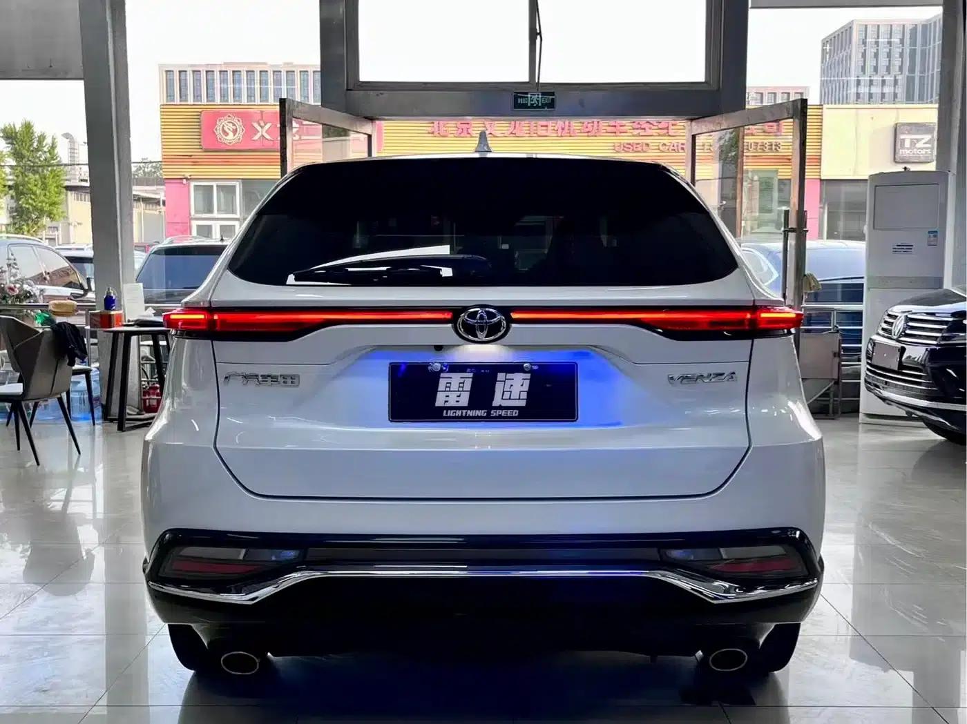 Venza 2023 2.0L CVT 2WD Luxury Edition — миниатюра 22