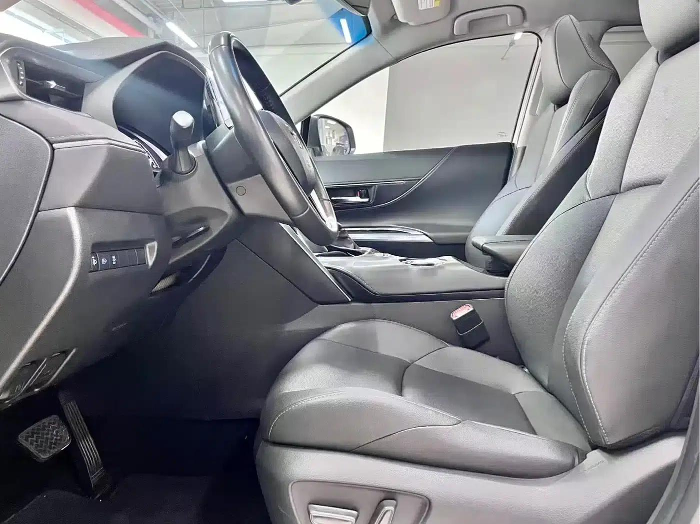 Venza 2023 2.0L CVT 2WD Luxury Edition — миниатюра 4