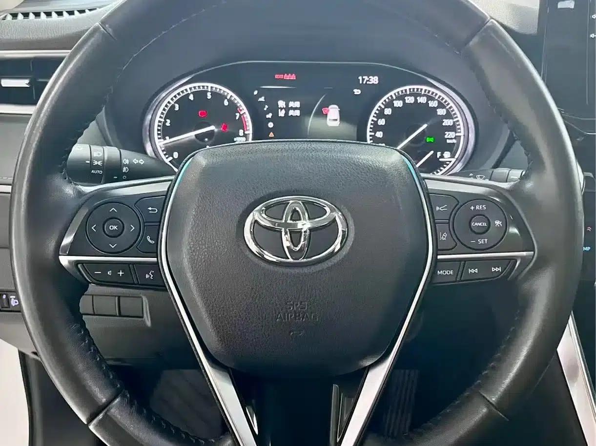 Venza 2023 2.0L CVT 2WD Luxury Edition — миниатюра 9