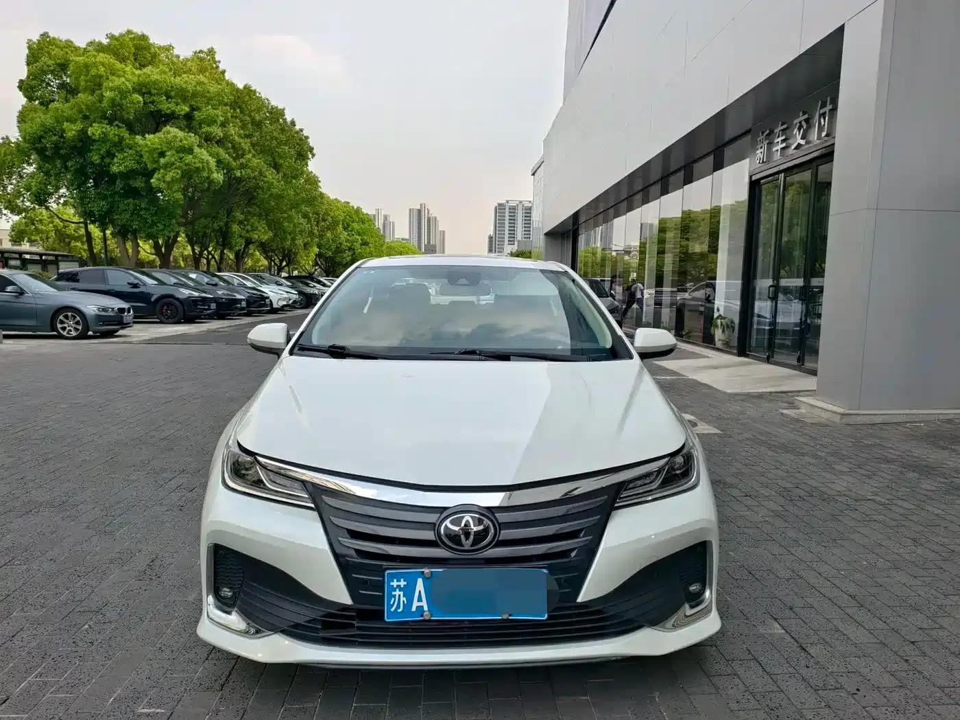 2021 Avalon 2.0L Luxury Edition — миниатюра 2
