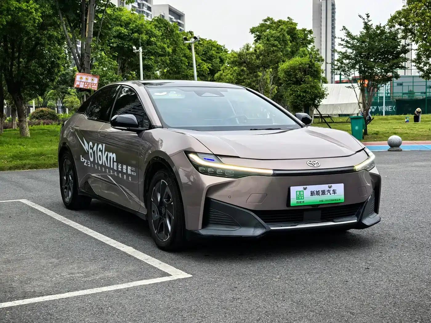 Toyota bZ3 2023 model, 616km long range Premium — миниатюра 3