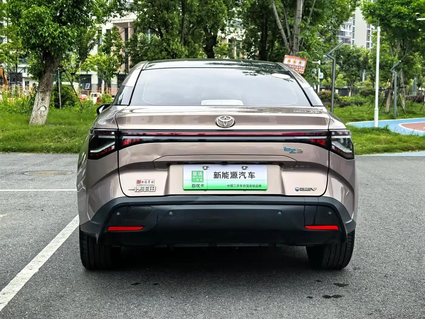 Toyota bZ3 2023 model, 616km long range Premium — миниатюра 9