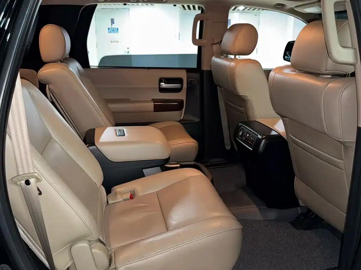 Sequoia 2010 5.7 Platinum Edition — миниатюра 7