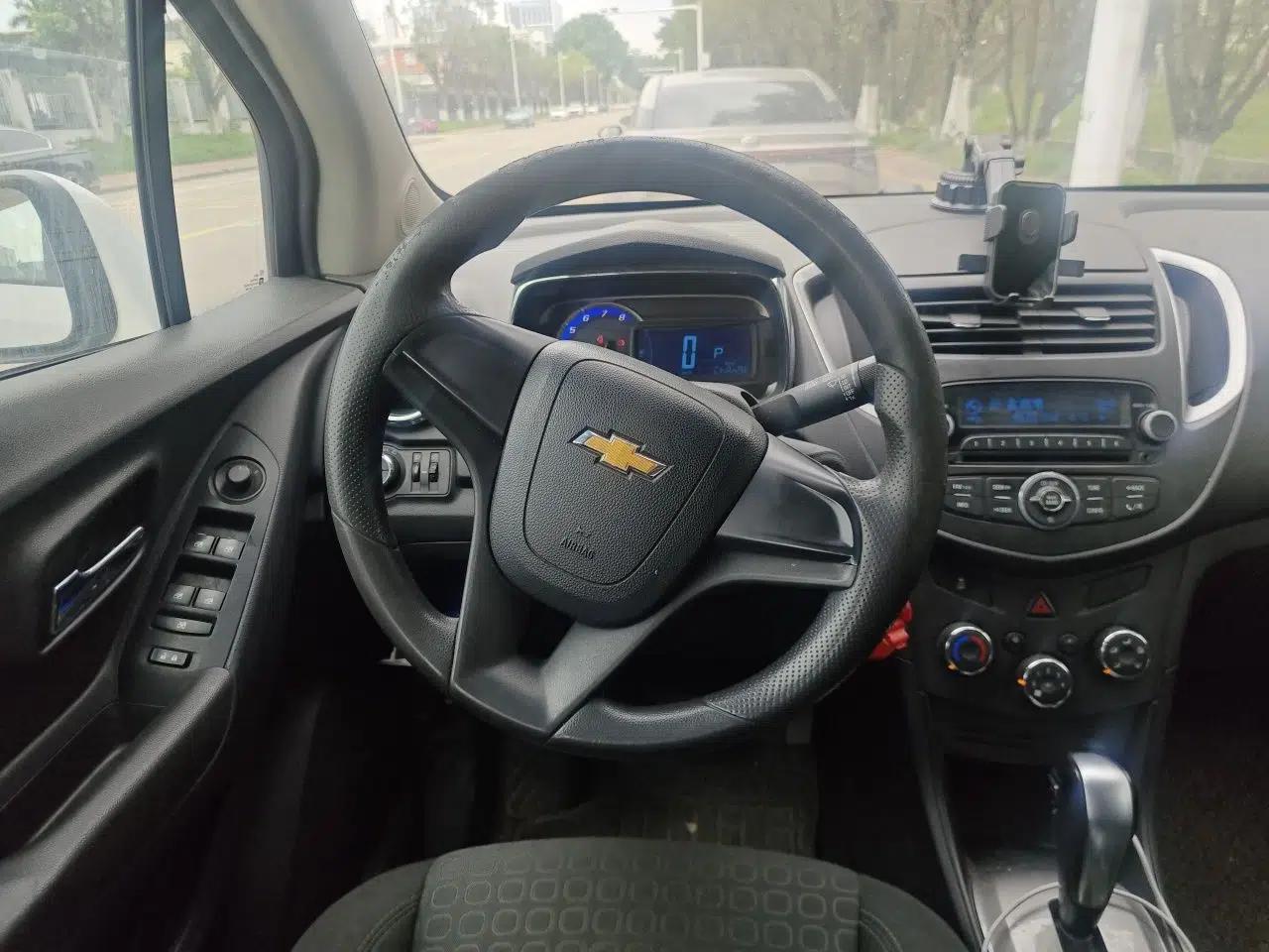 Chevrolet Trax 2016 1.4T Automatic Two-Wheel Drive Comfort Version with Sunroof — миниатюра 11