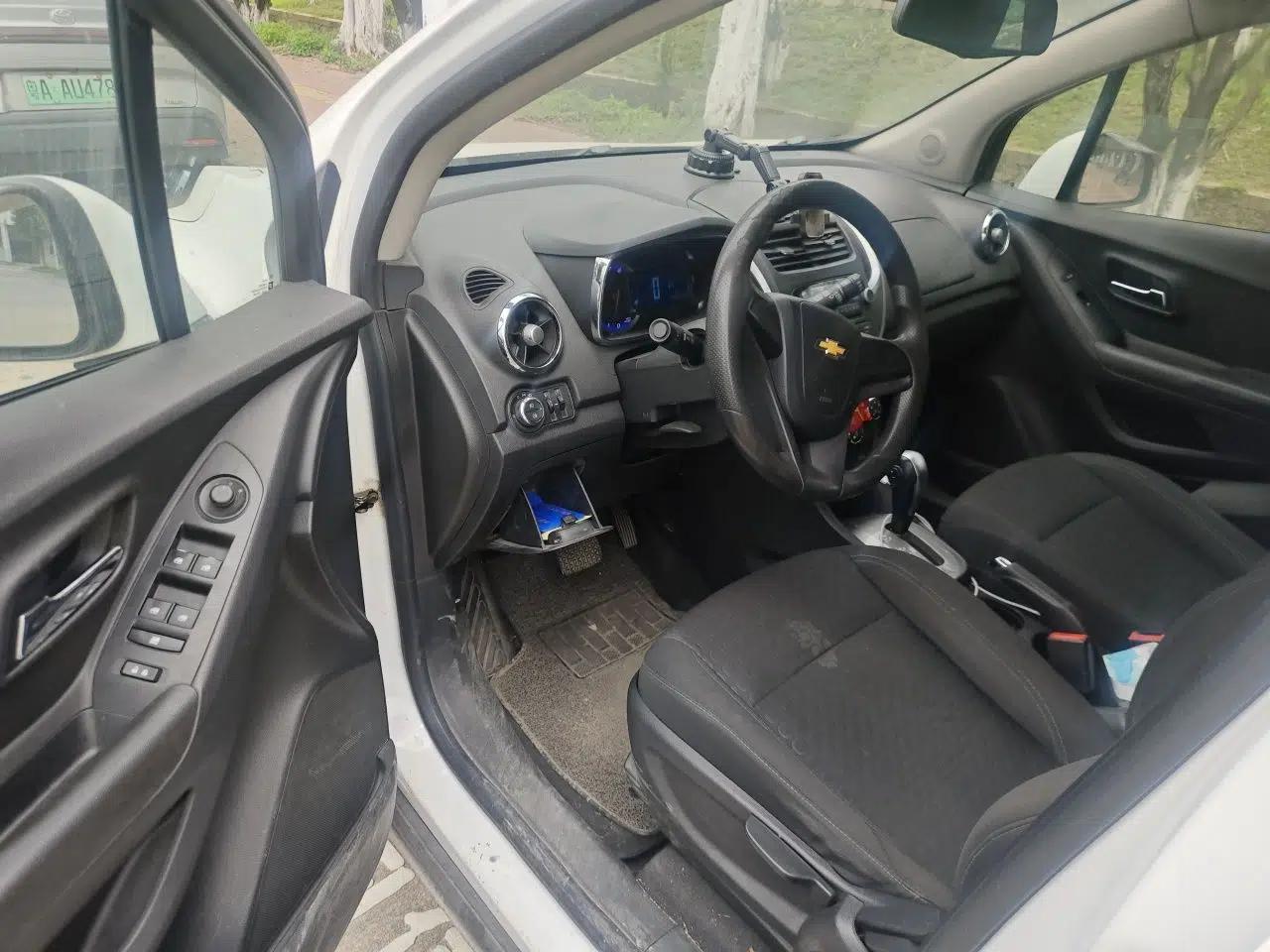 Chevrolet Trax 2016 1.4T Automatic Two-Wheel Drive Comfort Version with Sunroof — миниатюра 17