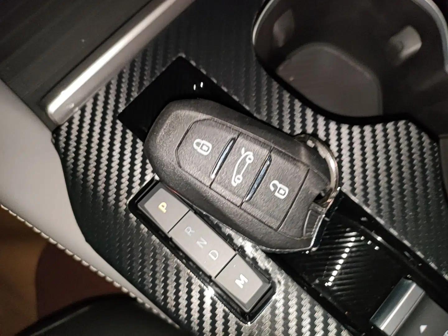 Citroen C5 X 2025 Model 1.6T Overseas Edition — миниатюра 12