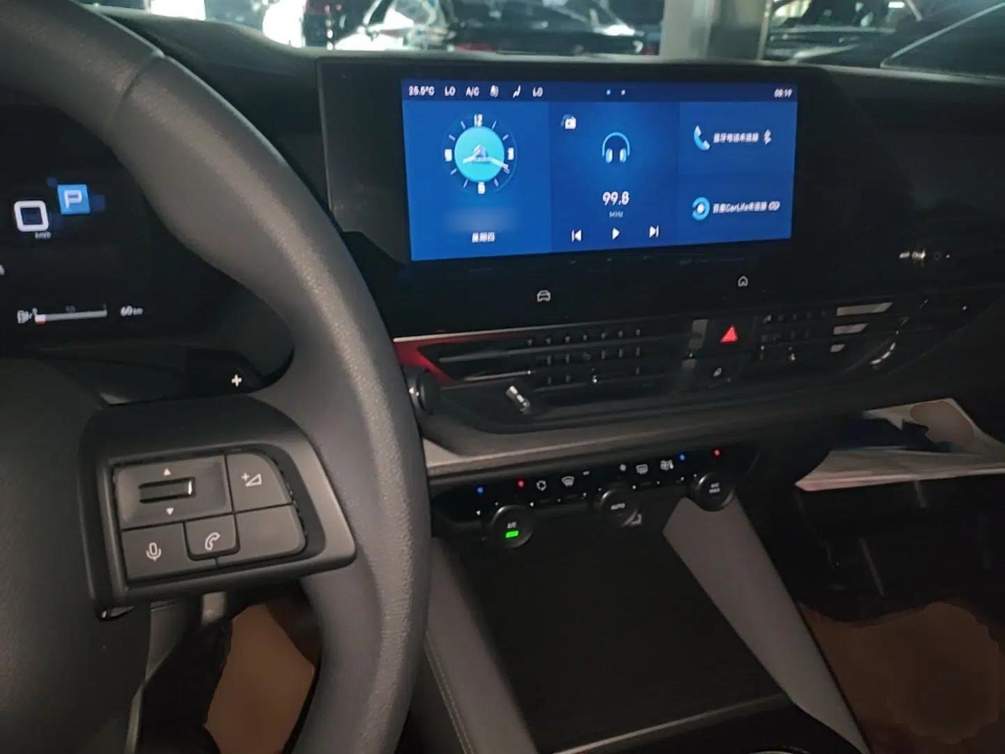Citroen C5 X 2025 Model 1.6T Overseas Edition — миниатюра 13