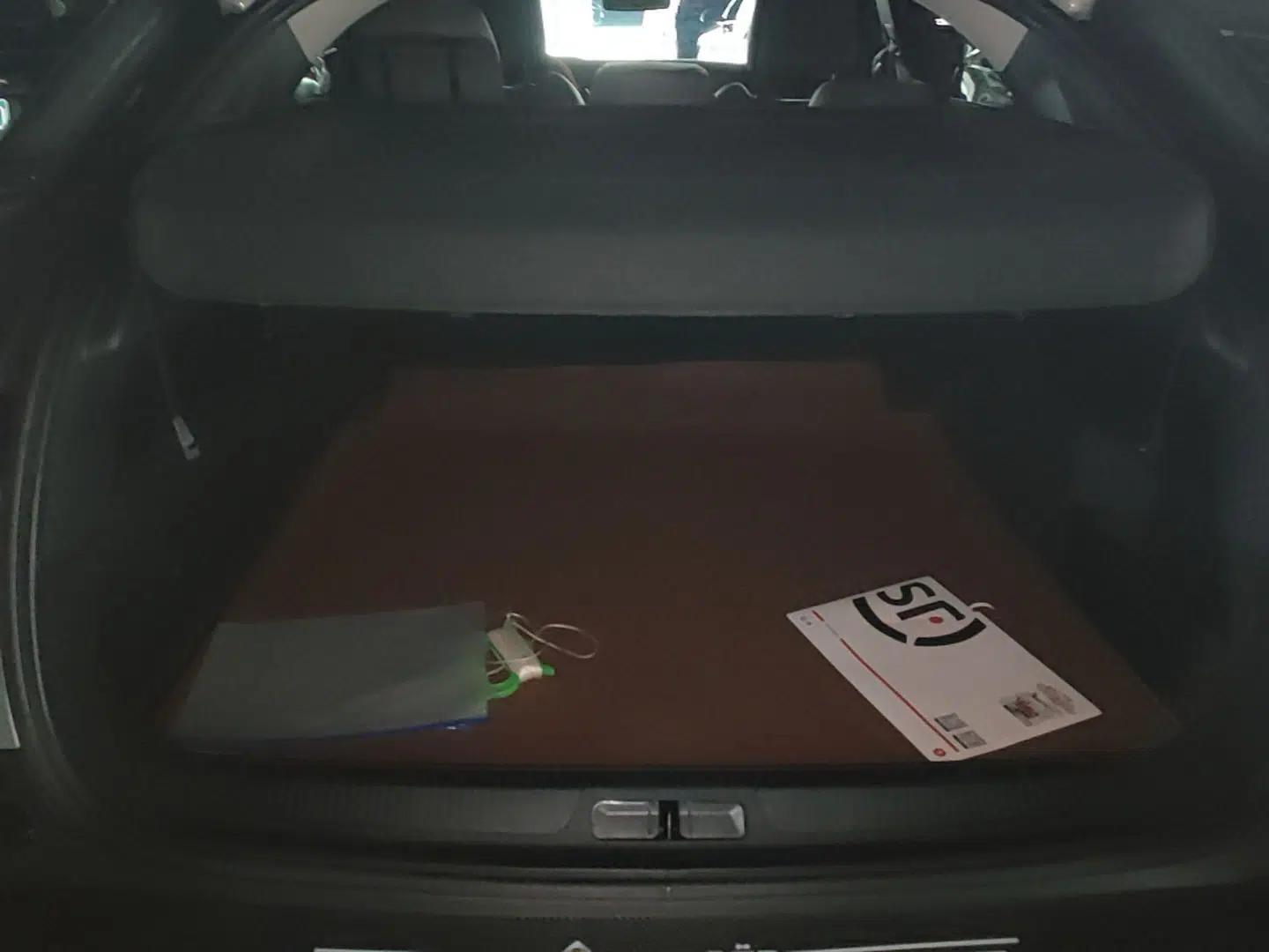 Citroen C5 X 2025 Model 1.6T Overseas Edition — миниатюра 22