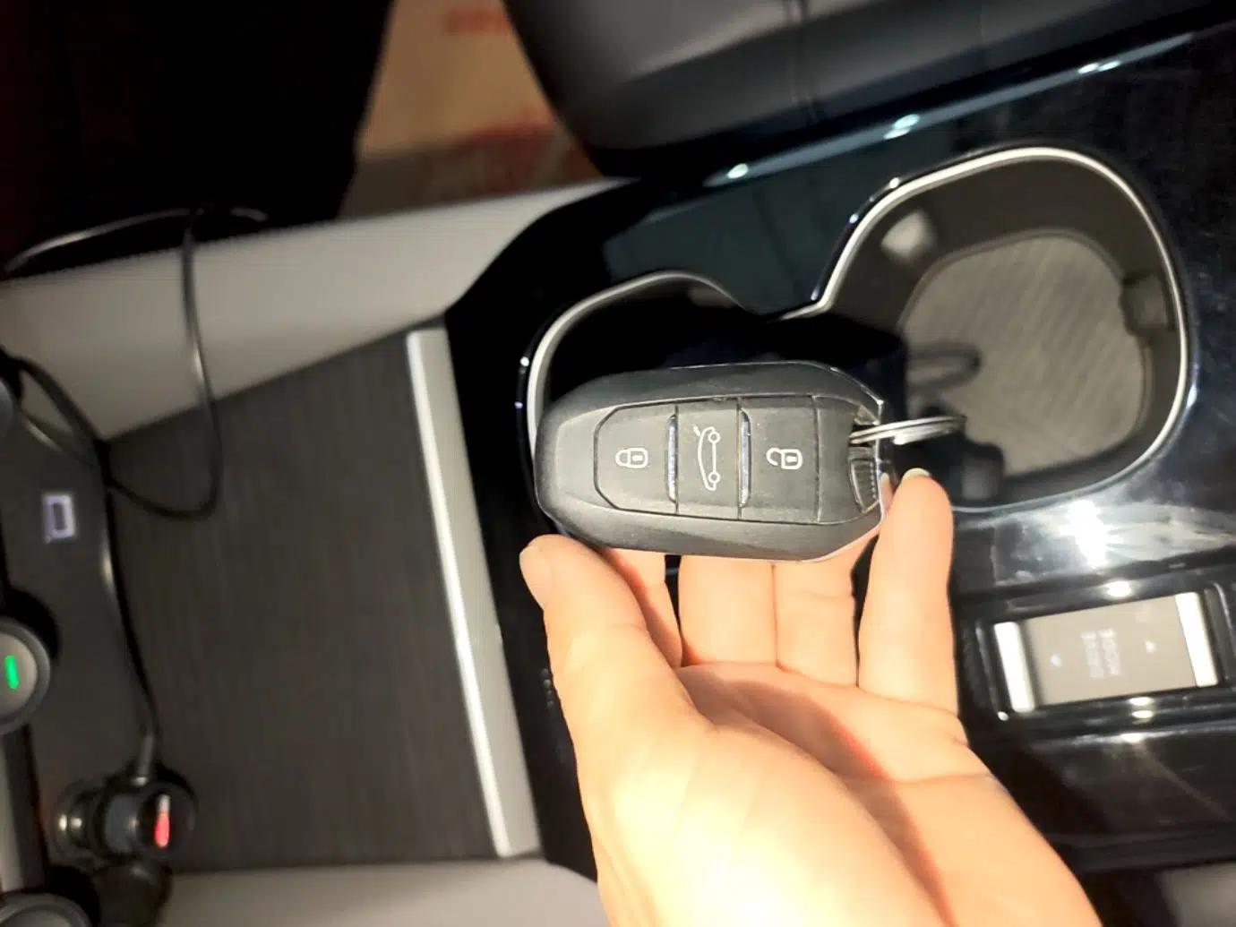 Citroen C5 X 2021 1.6T Impressive Edition — миниатюра 22