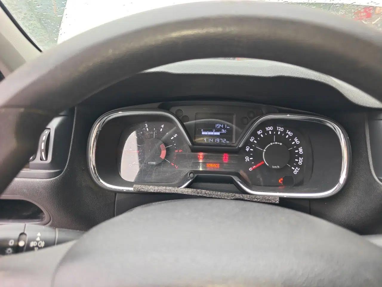 Citroen C4 Sega 2016 1.6L Manual Comfort Model — миниатюра 12