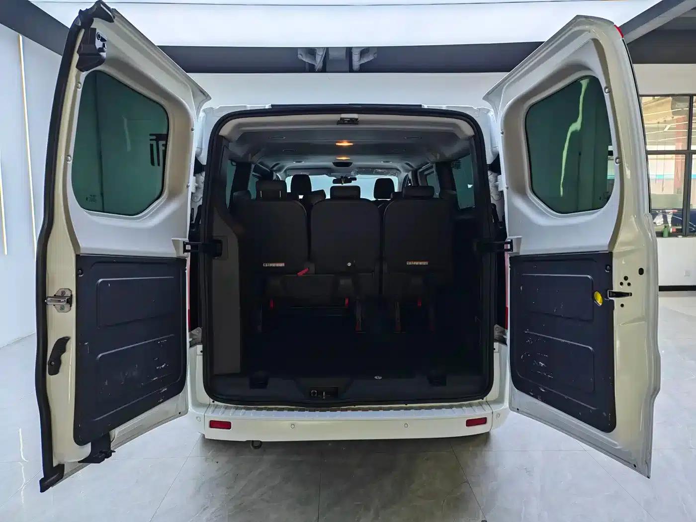 Ford Transit 2020 2.0T Diesel Multi-functional Commercial Vehicle, Mid-wheelbase, Low Roof, Double Tailgate, National VI Emission Standard — миниатюра 11