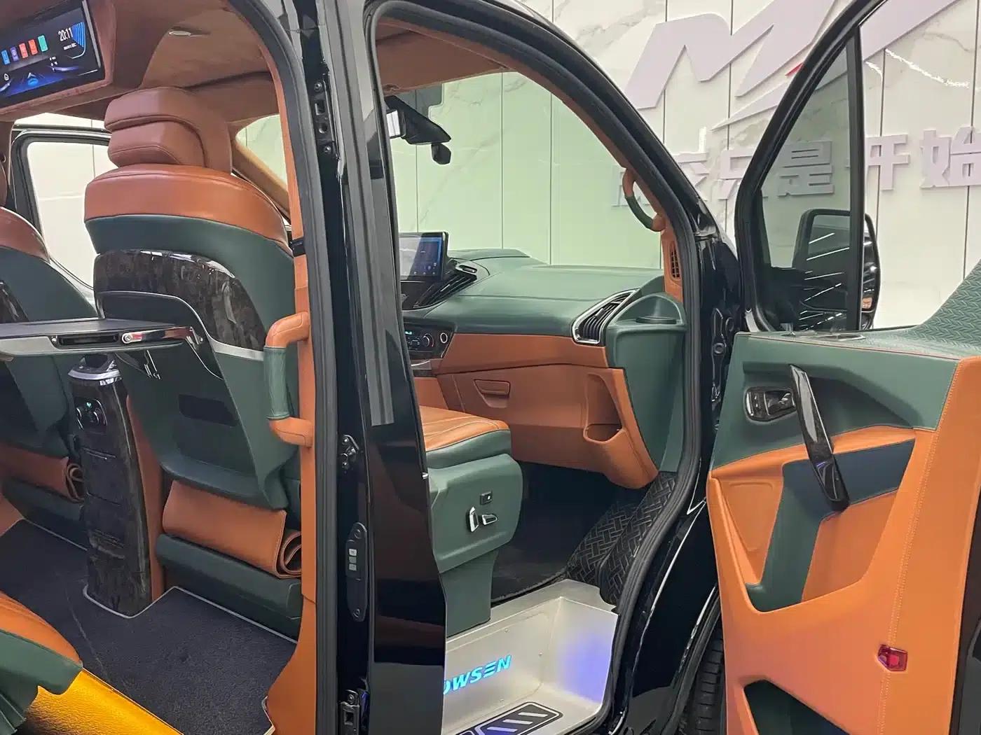 Tourneo 2020 2.0T Automatic Business Class Edition (China VI Emission Standard) — миниатюра 19