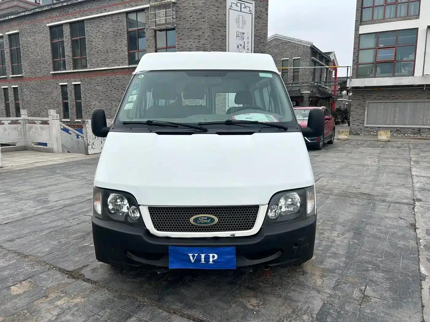 Classic Ford Transit 2015 2.8T Diesel Multi-Purpose Vehicle, Short Wheelbase, 6 Seats, Mid-Roof JX493ZLQ4 — миниатюра 2