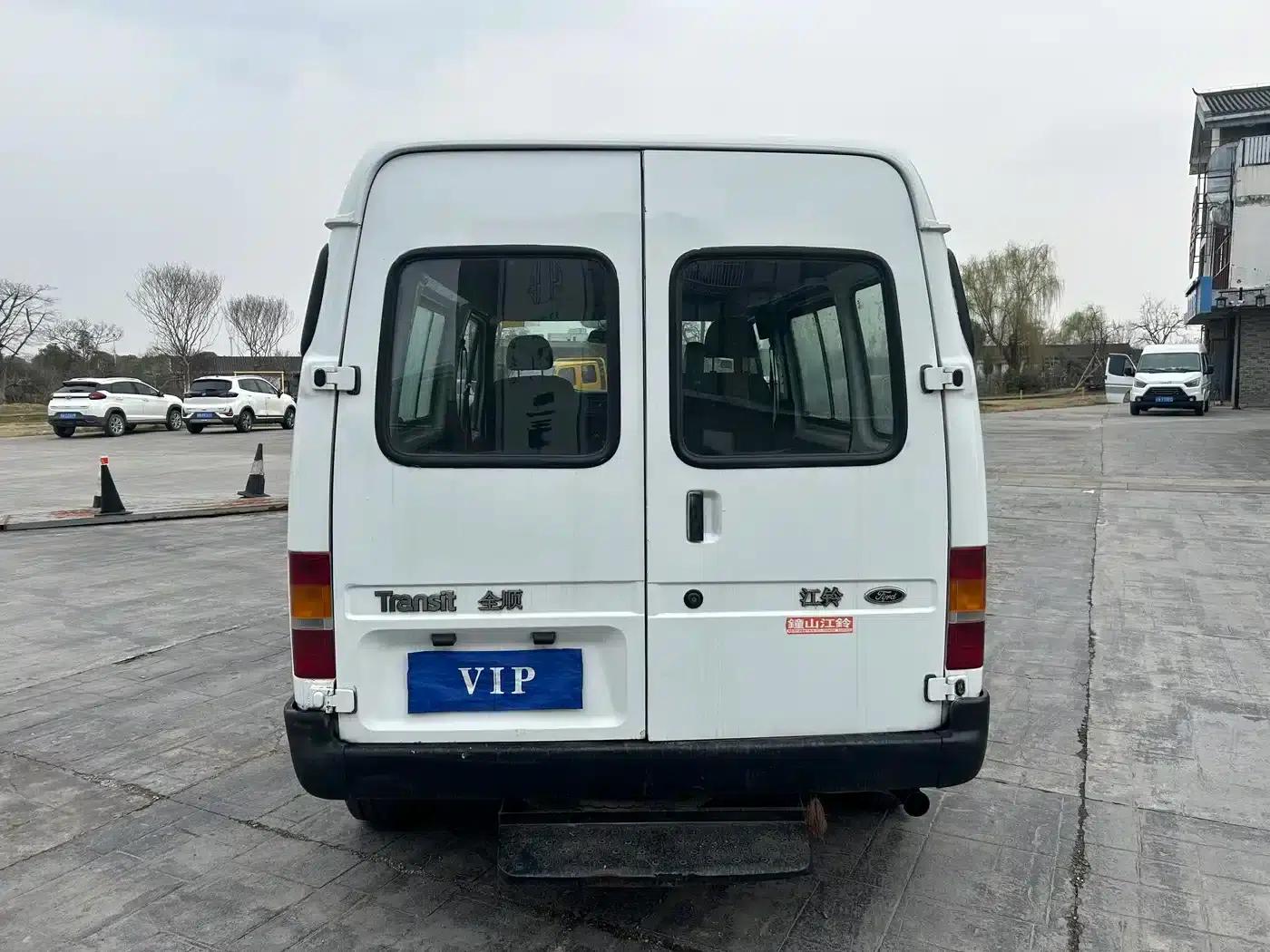 Classic Ford Transit 2015 2.8T Diesel Multi-Purpose Vehicle, Short Wheelbase, 6 Seats, Mid-Roof JX493ZLQ4 — миниатюра 8