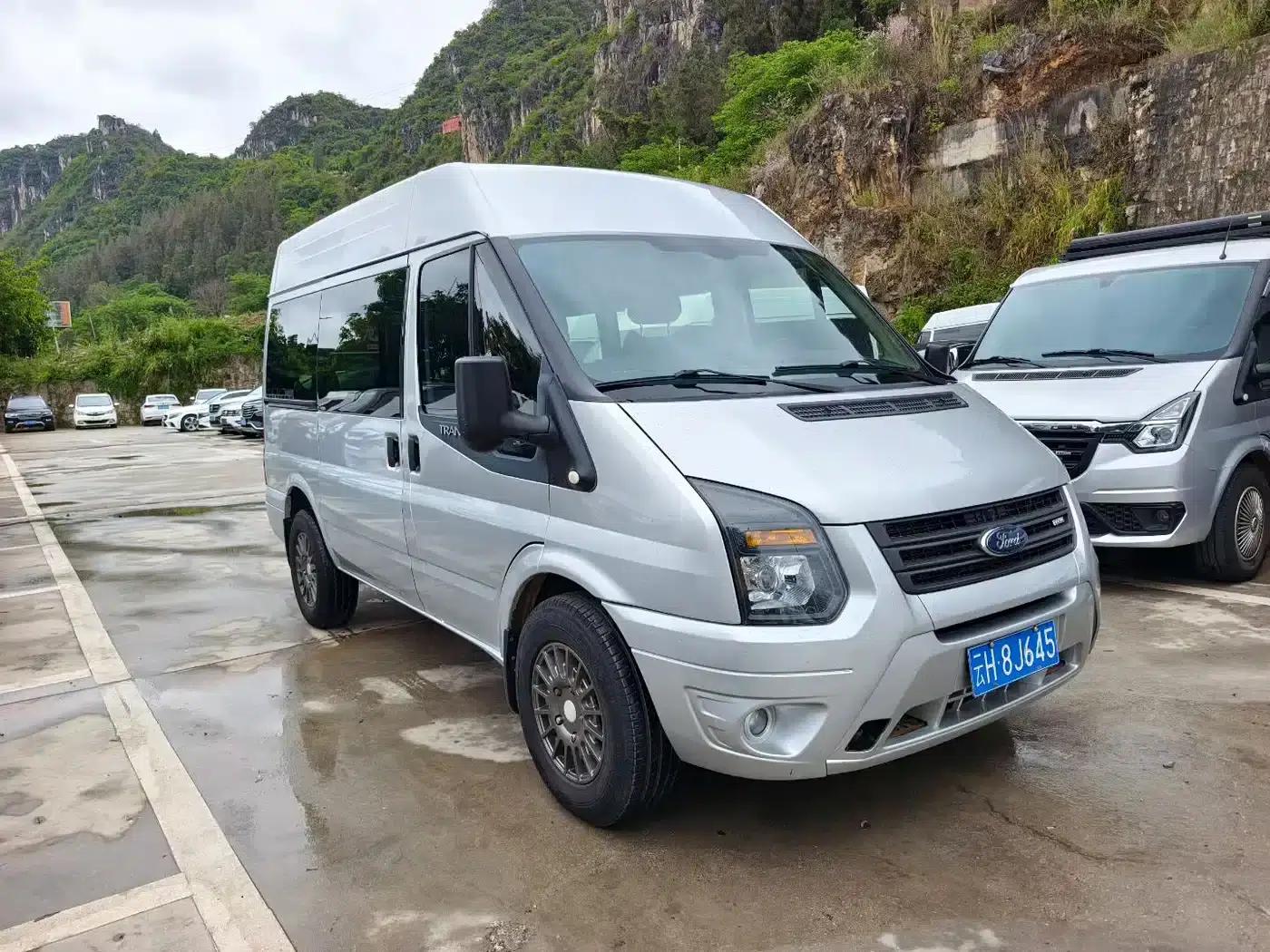 New Generation Ford Transit 2019 Model 2.2T Multi-functional Short Wheelbase Mid-roof 6-Seater (China VI Emission Standard) — миниатюра 3