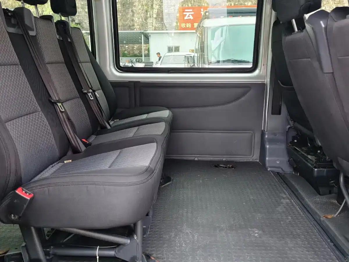 New Generation Ford Transit 2019 Model 2.2T Multi-functional Short Wheelbase Mid-roof 6-Seater (China VI Emission Standard) — миниатюра 5