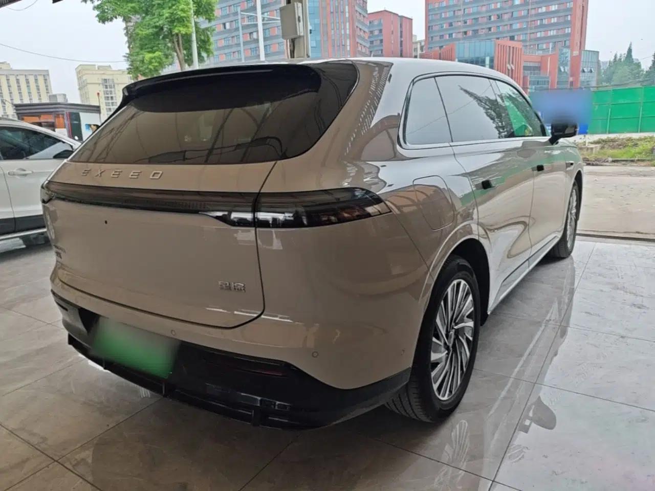 EXEED Star Era ET 2024 Extended-Range 240 Ultra All-Wheel Drive — миниатюра 6