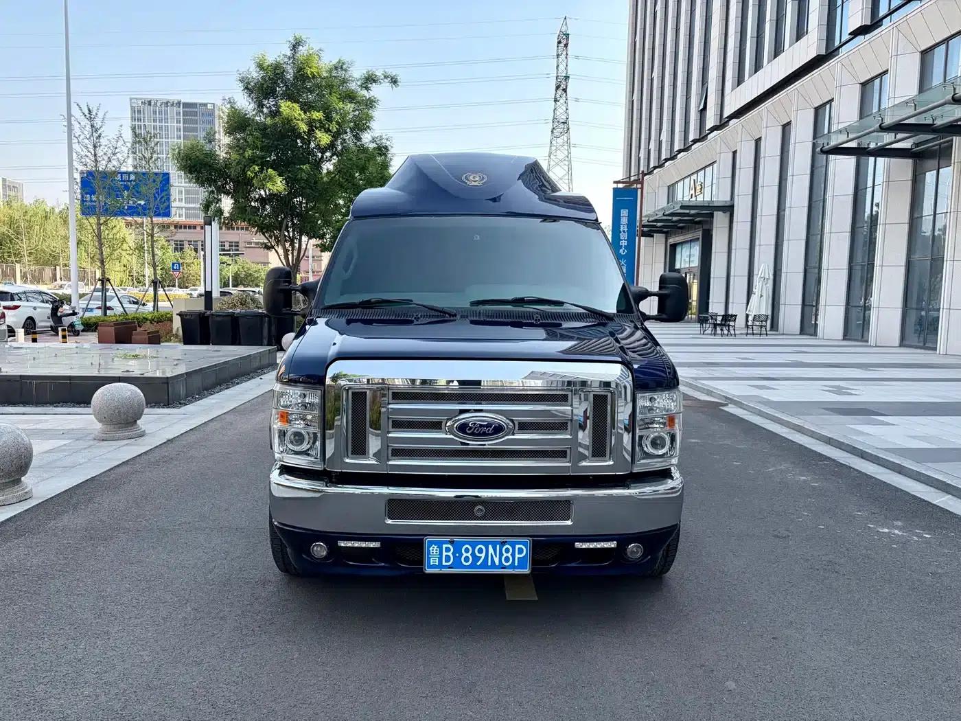 2015 Ford E350 5.4L Automatic — миниатюра 3