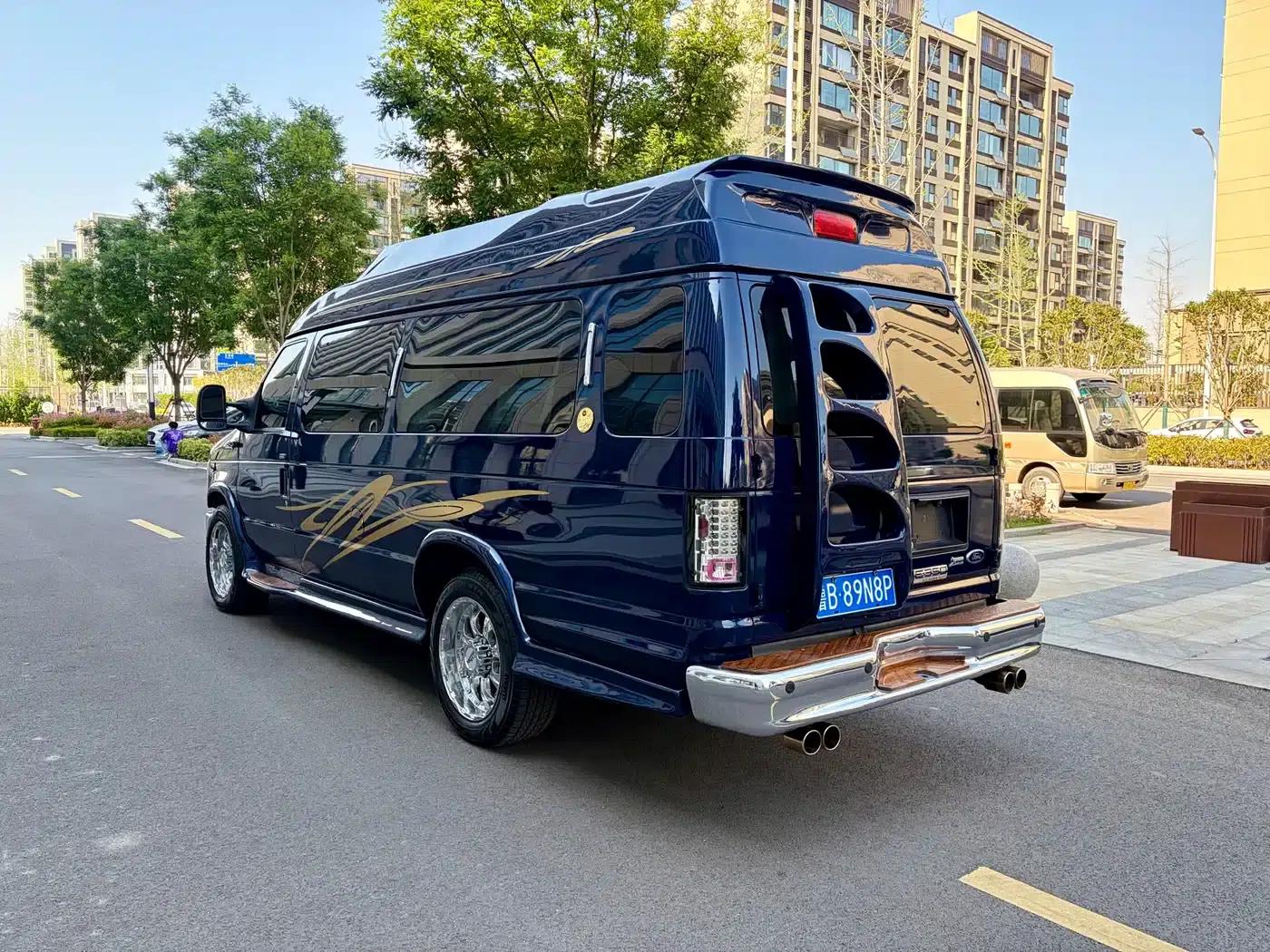 2015 Ford E350 5.4L Automatic — миниатюра 5