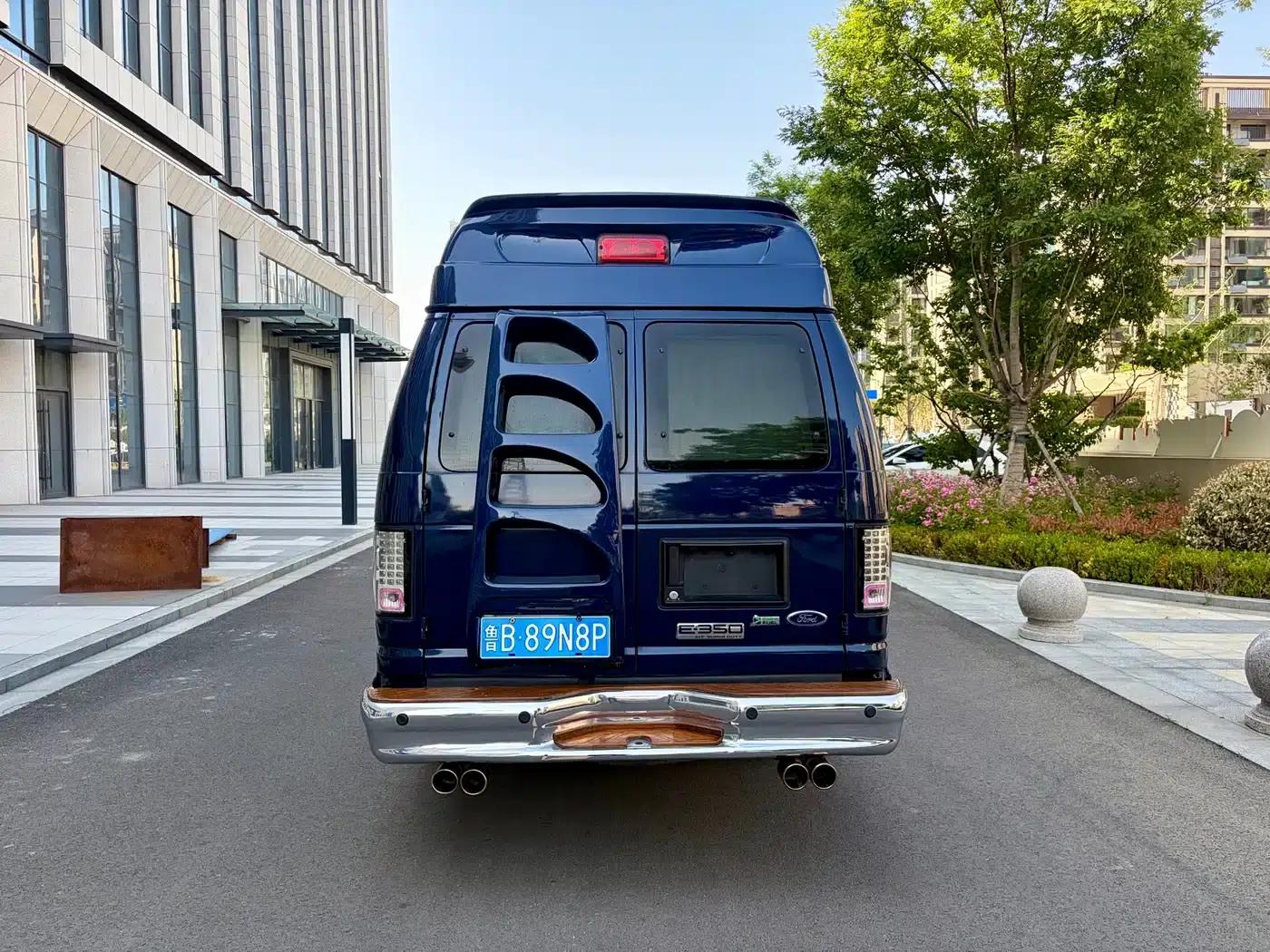 2015 Ford E350 5.4L Automatic — миниатюра 6