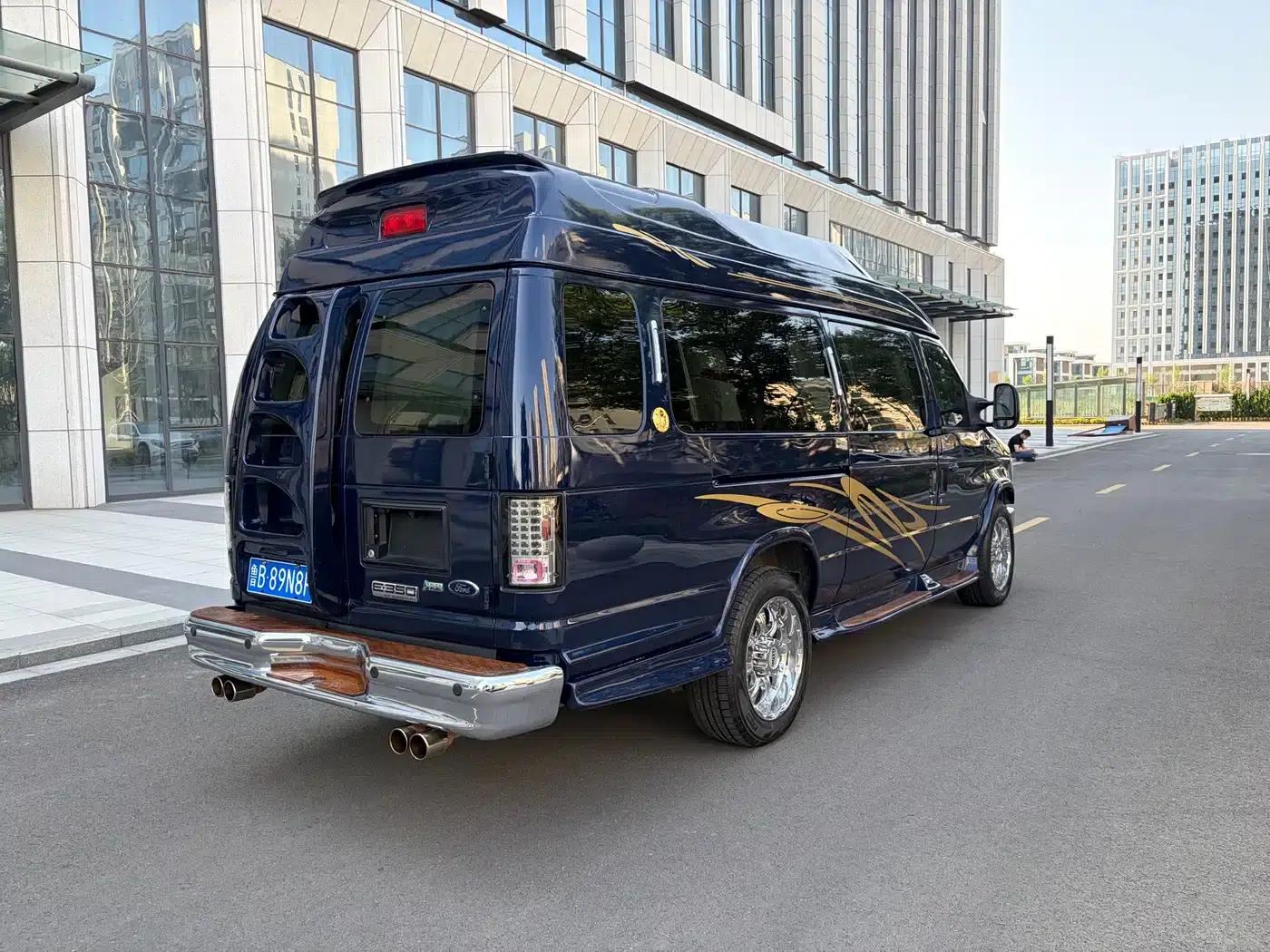 2015 Ford E350 5.4L Automatic — миниатюра 7