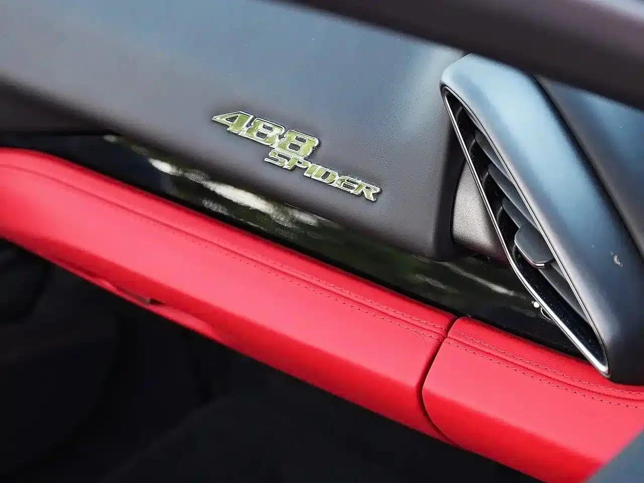 2015 Ferrari 488 Spider — миниатюра 15