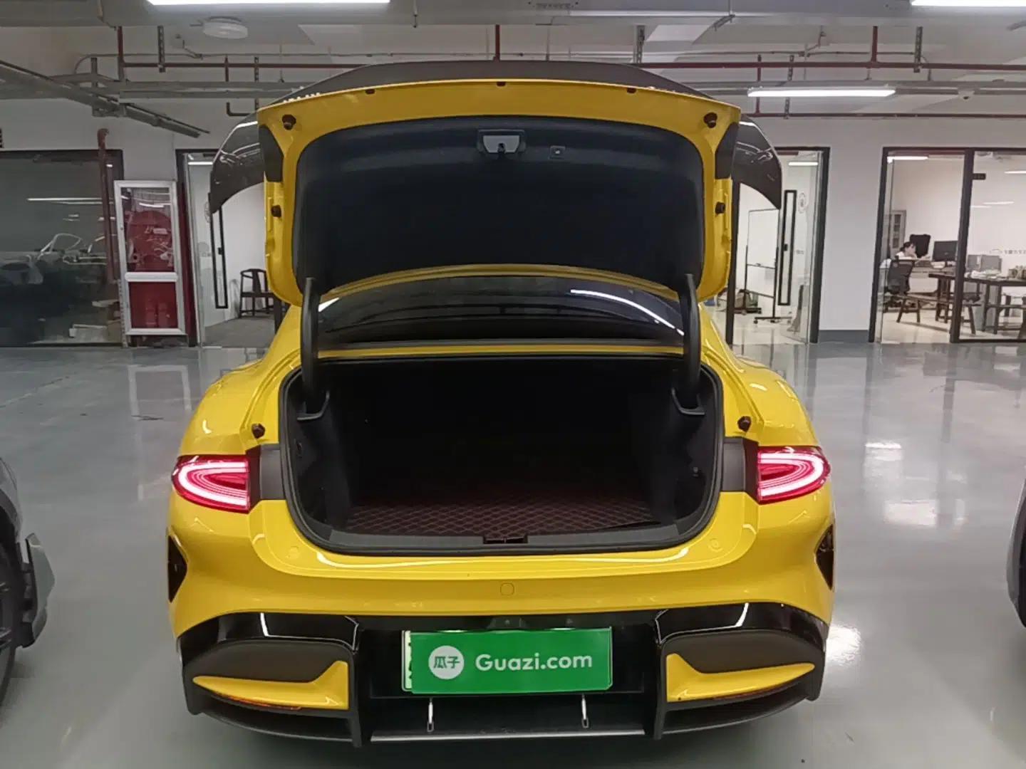 Xiaomi Auto SU7 Ultra 2025 Ultra Model — миниатюра 21