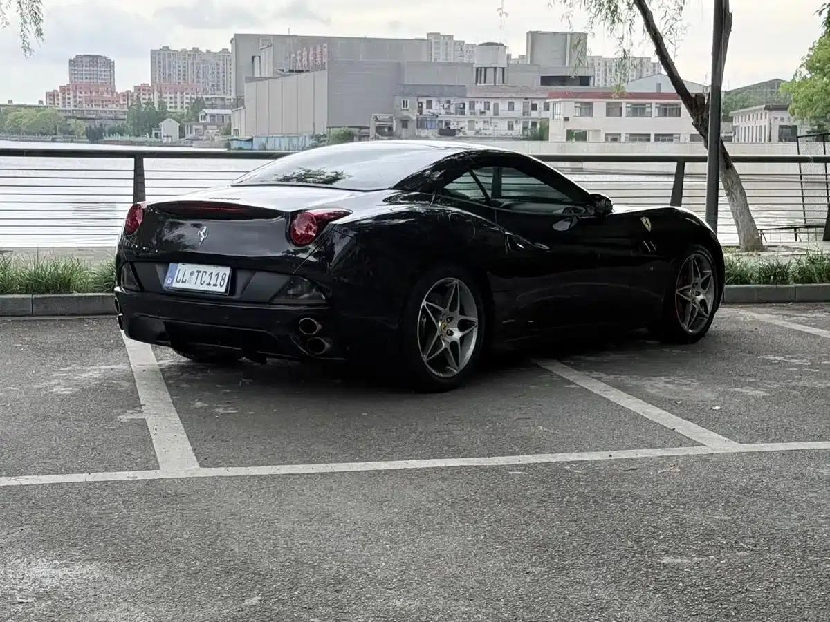 California T 2009 4.3L Standard Model — миниатюра 17