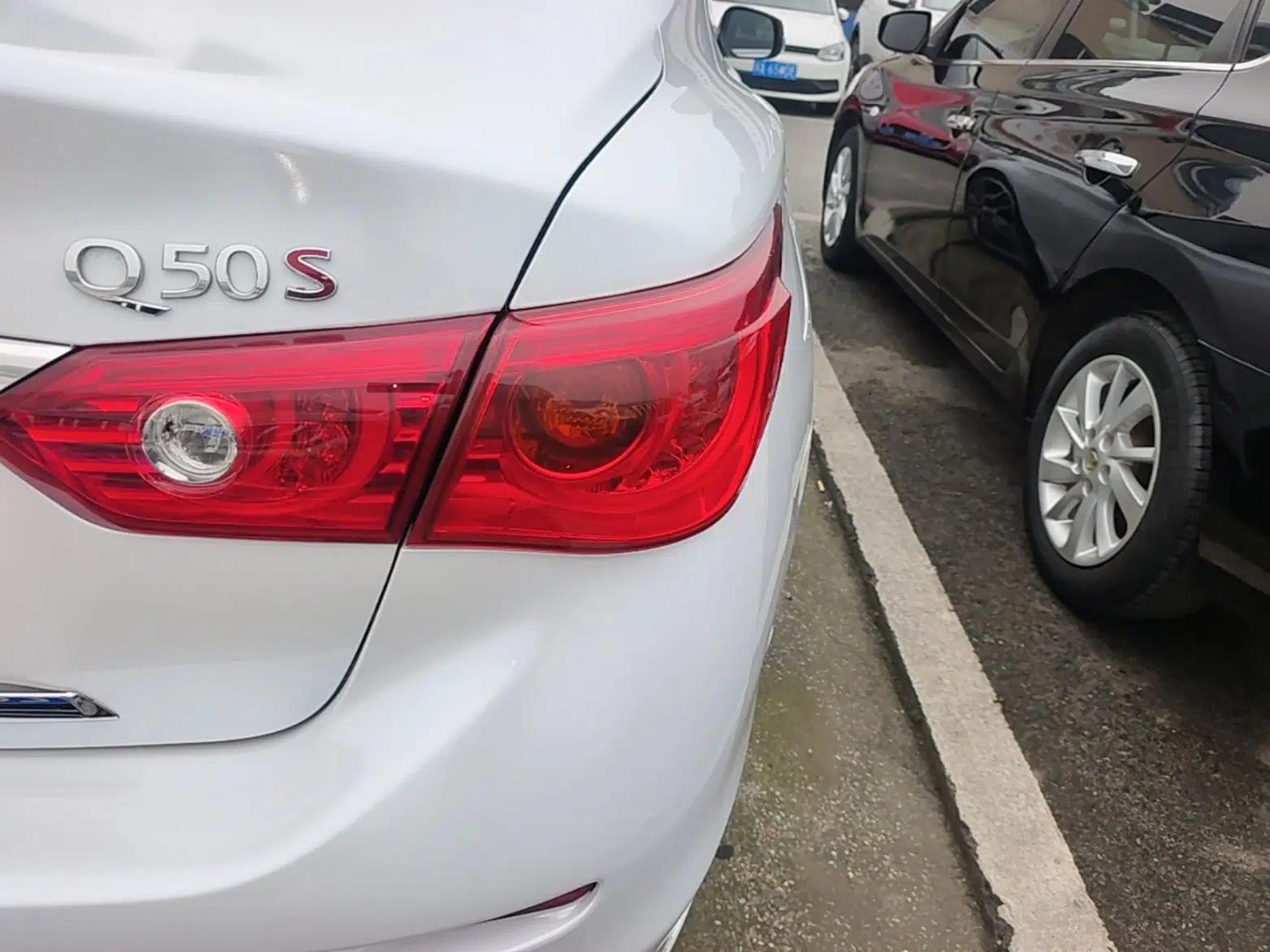 Infiniti Q50 2014 3.7L Luxury Sport Edition — миниатюра 8