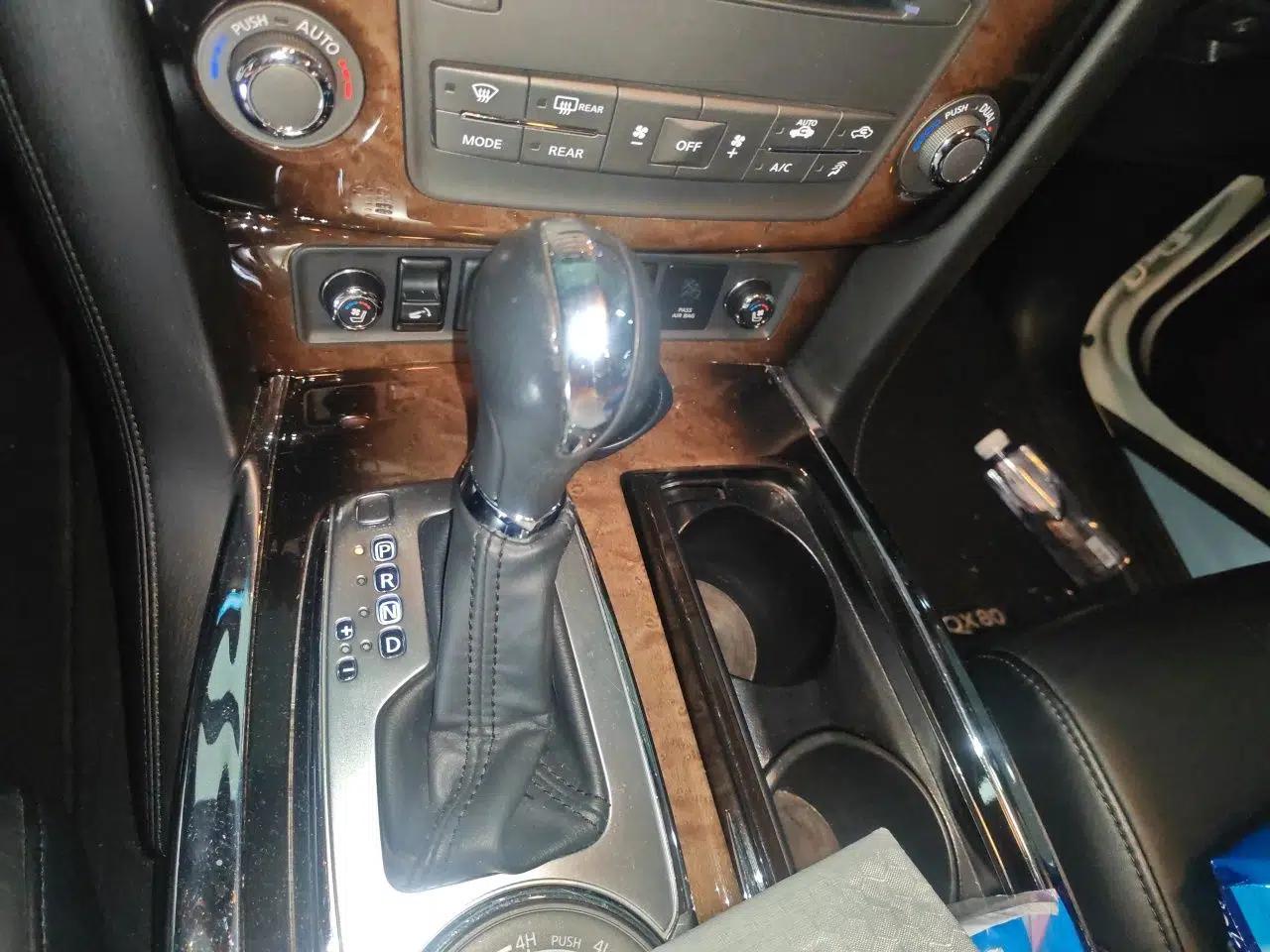 Infiniti QX80 2013 5.6L 4WD — миниатюра 15