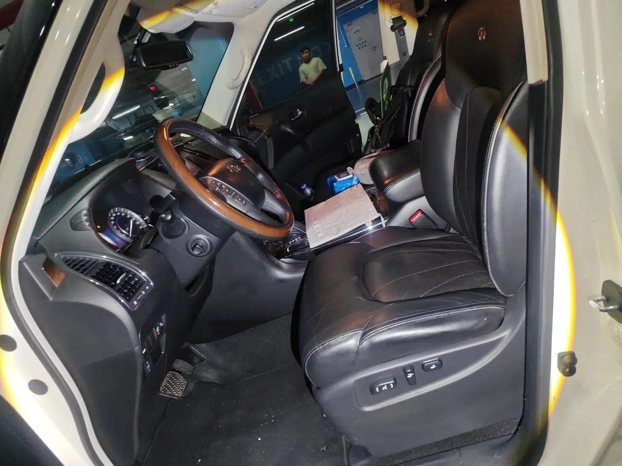 Infiniti QX80 2013 5.6L 4WD — миниатюра 16