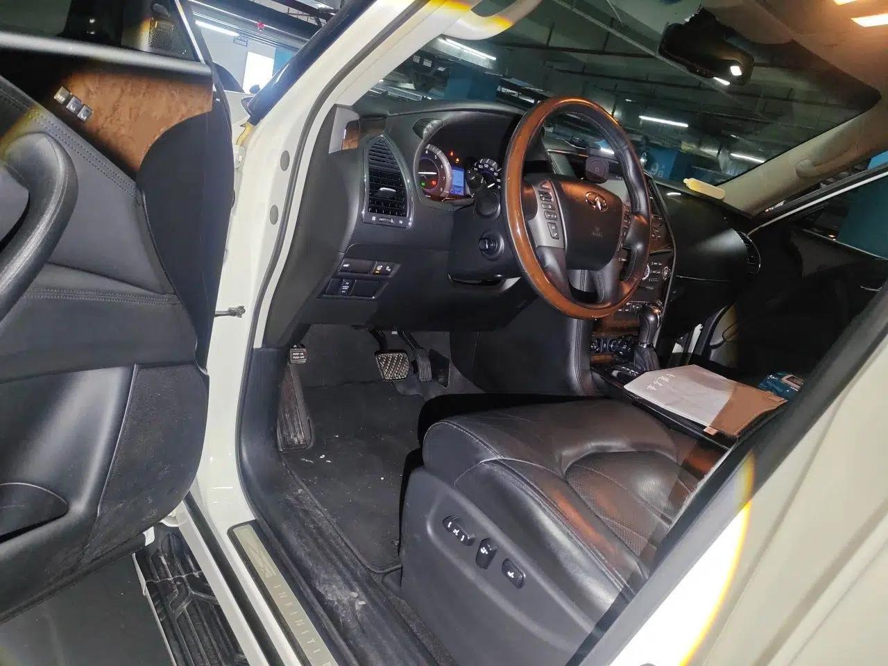 Infiniti QX80 2013 5.6L 4WD — миниатюра 17