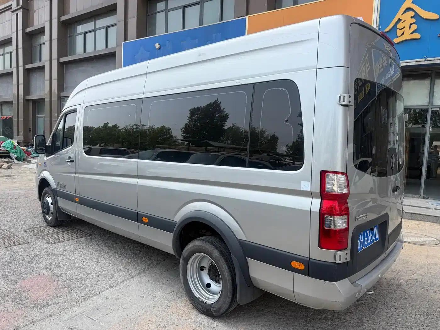 2023 Tuano, Cummins 2.8T manual transmission, multi-functional, long wheelbase, mid-roof, dual rear tires, 7/9 seats. — миниатюра 9