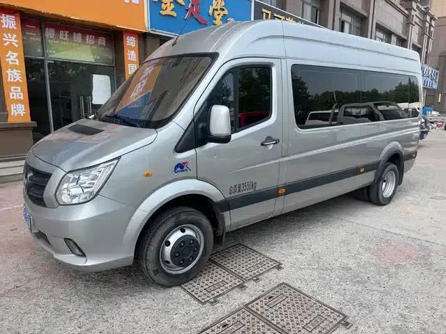 2023 Tuano, Cummins 2.8T manual transmission, multi-functional, long wheelbase, mid-roof, dual rear tires, 7/9 seats.