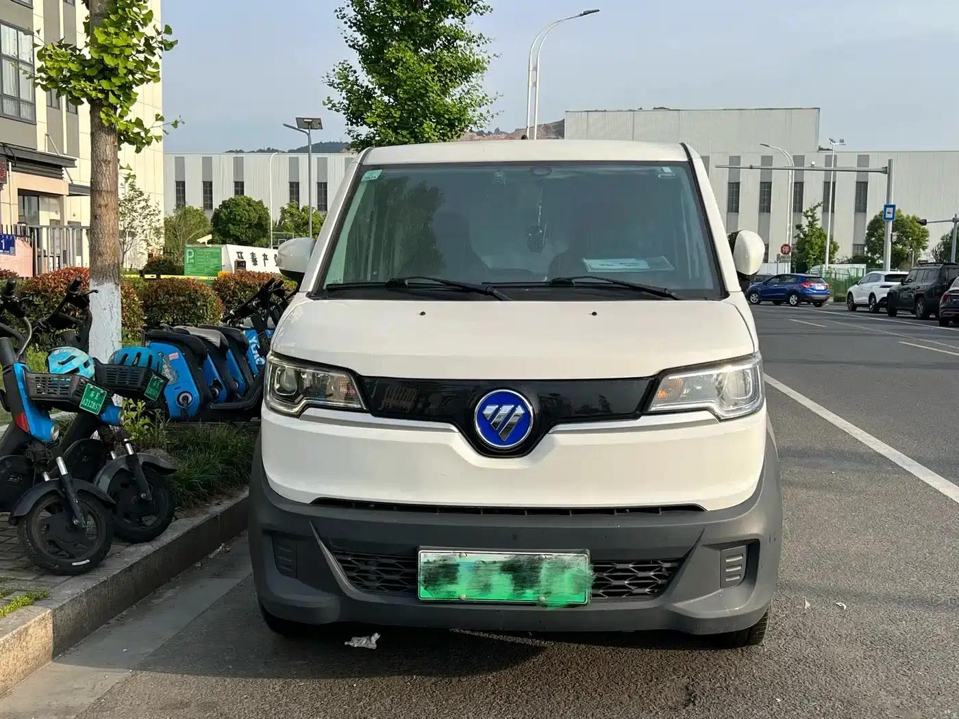 Zhilan Elf E7 2024 Pure Electric Van, Flat-Top, 2-Seat, CATL 46.36kWh — миниатюра 2