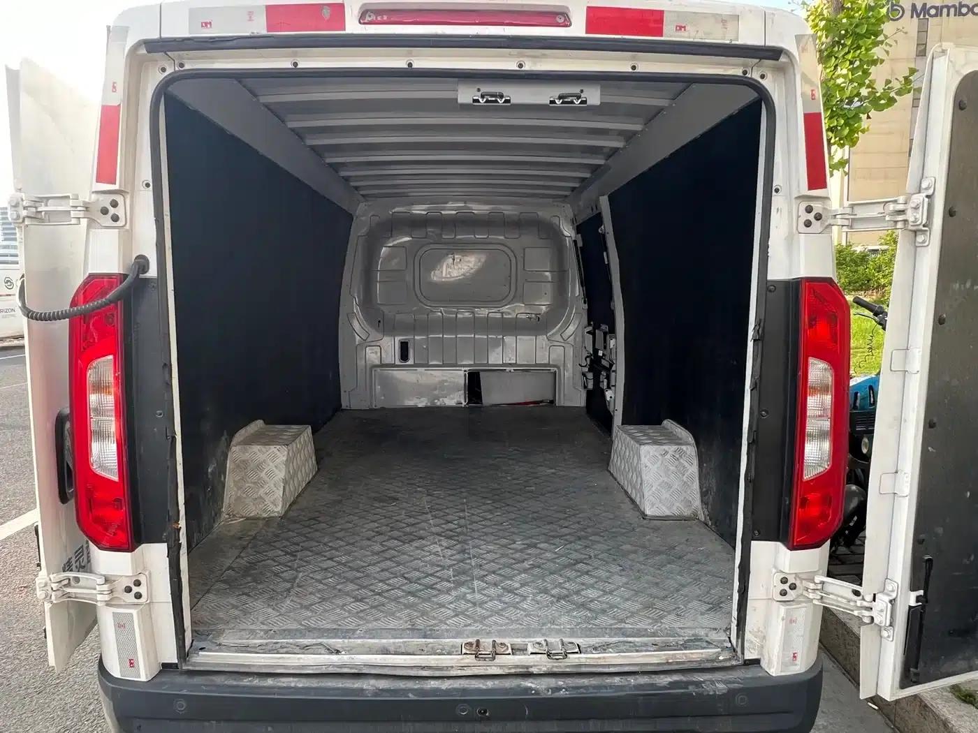 Zhilan Elf E7 2024 Pure Electric Van, Flat-Top, 2-Seat, CATL 46.36kWh — миниатюра 18