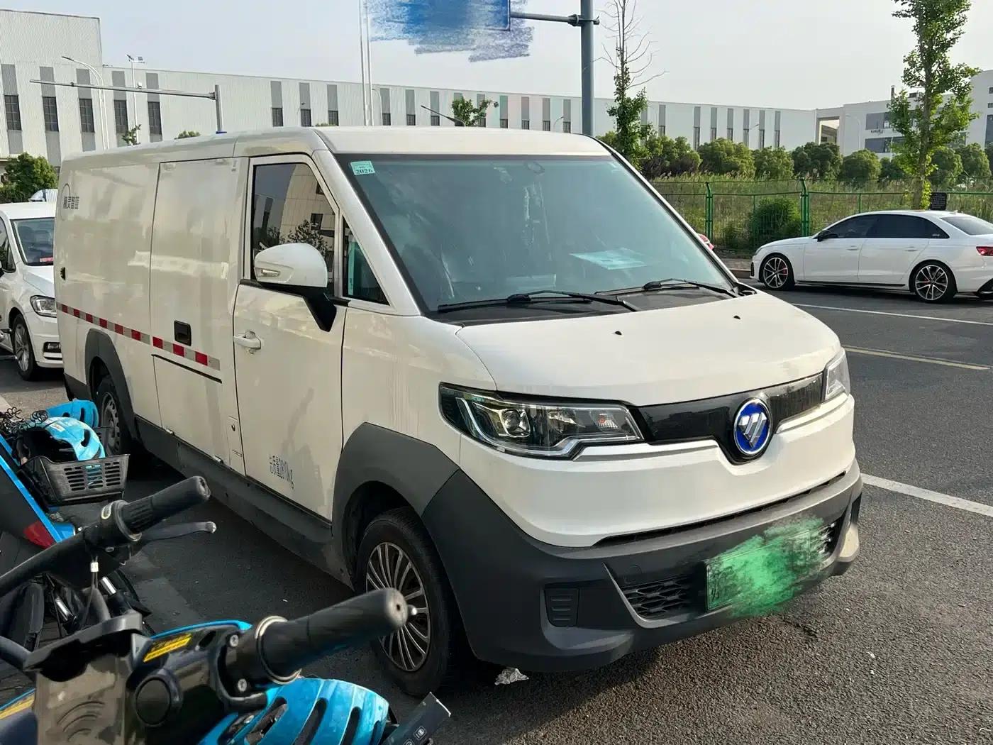 Zhilan Elf E7 2024 Pure Electric Van, Flat-Top, 2-Seat, CATL 46.36kWh — миниатюра 3