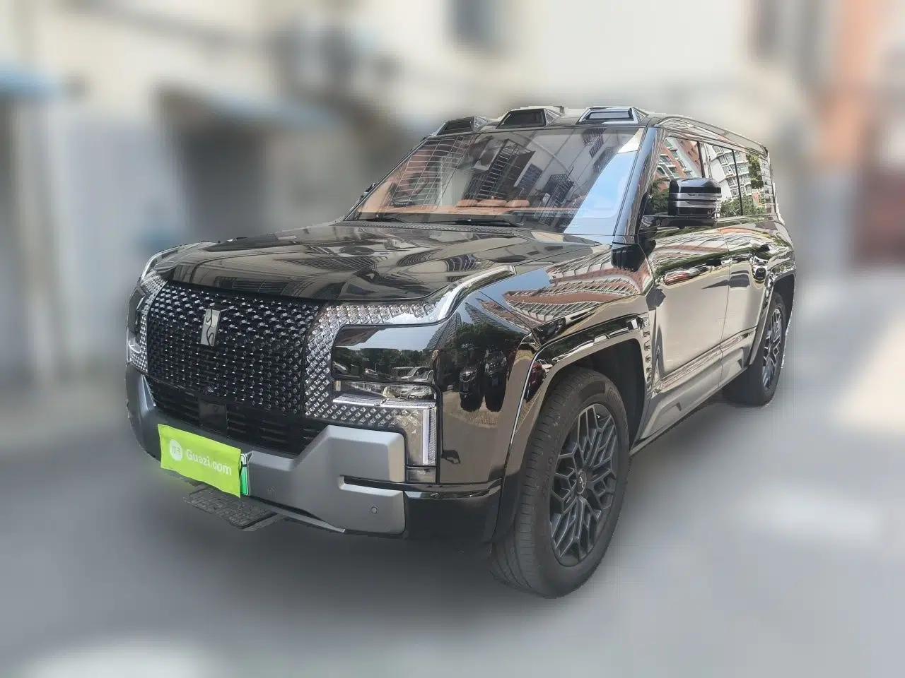 Yangwang U8 2023 Luxury Edition — миниатюра 1