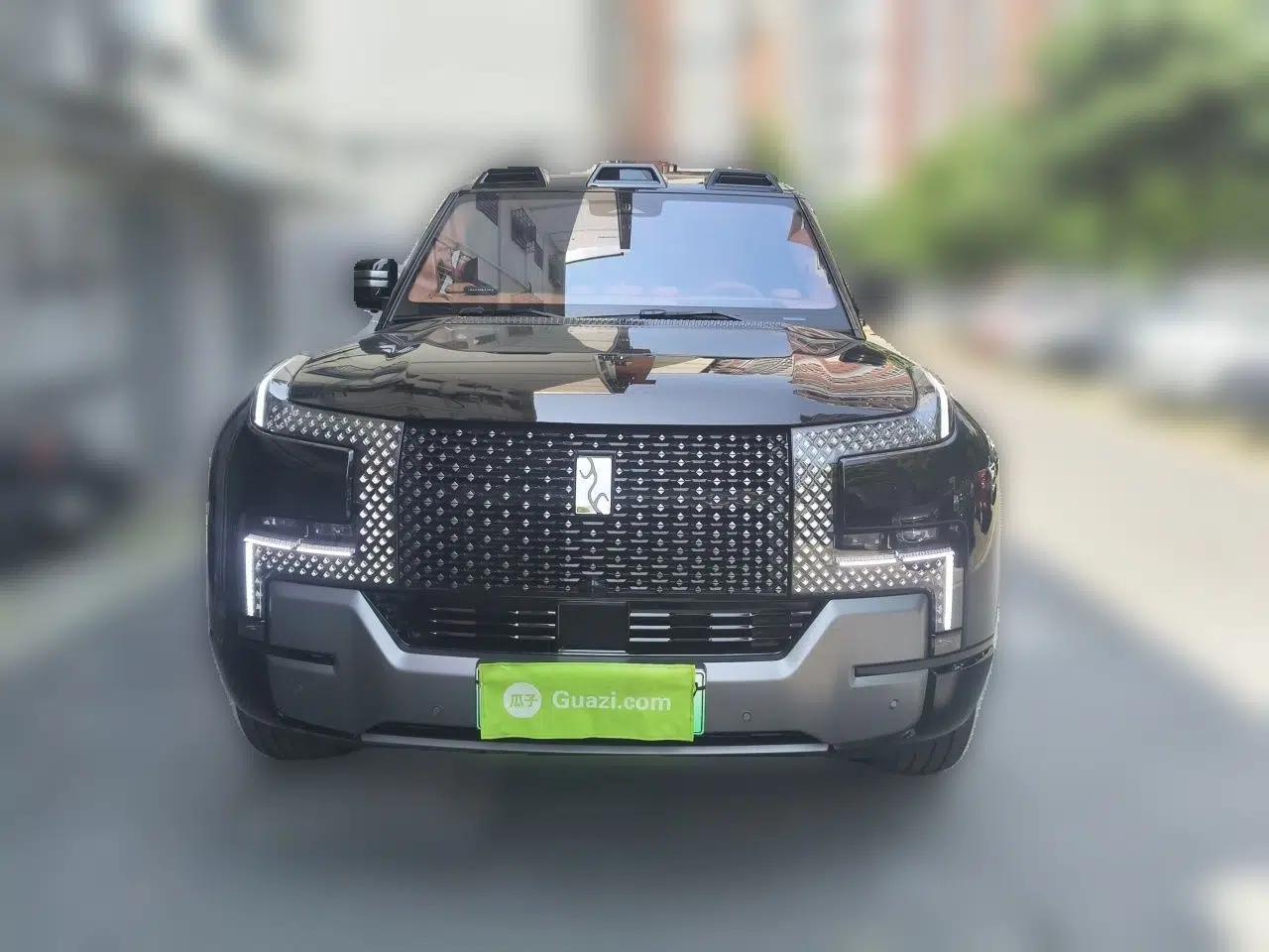 Yangwang U8 2023 Luxury Edition — миниатюра 2
