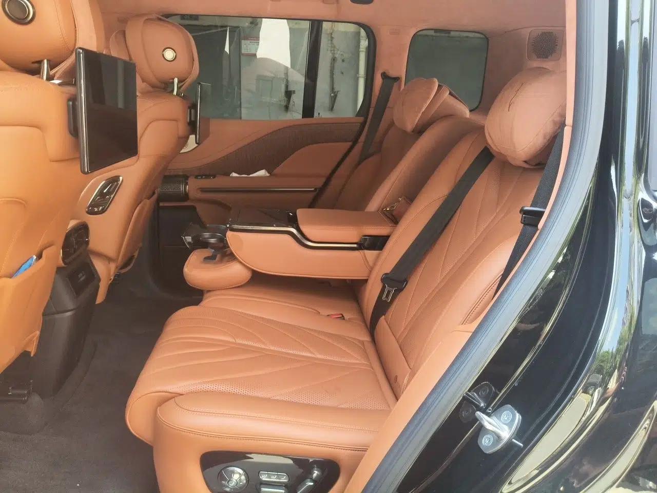 Yangwang U8 2023 Luxury Edition — миниатюра 18