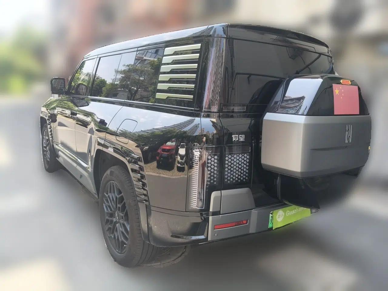 Yangwang U8 2023 Luxury Edition — миниатюра 4
