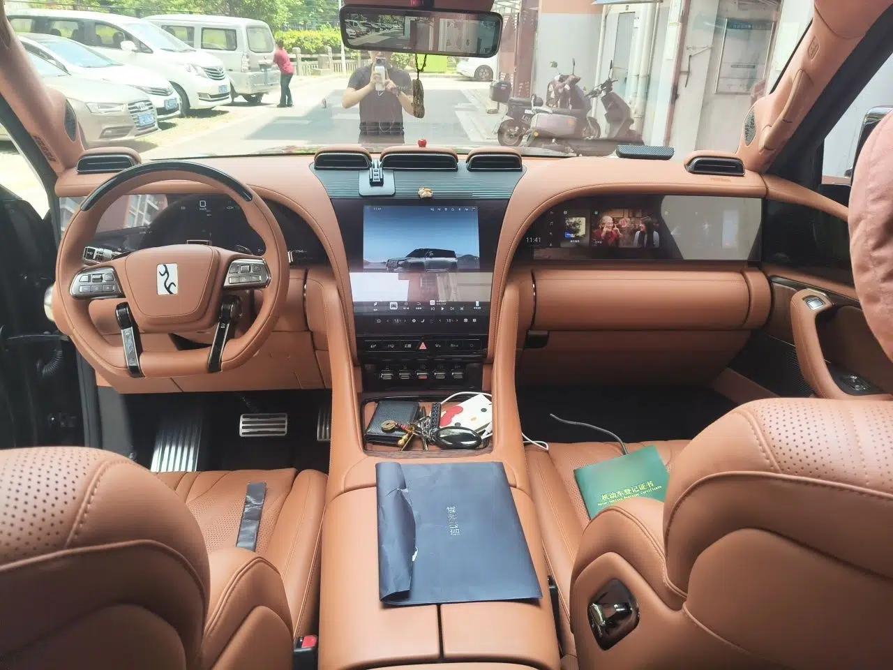 Yangwang U8 2023 Luxury Edition — миниатюра 10