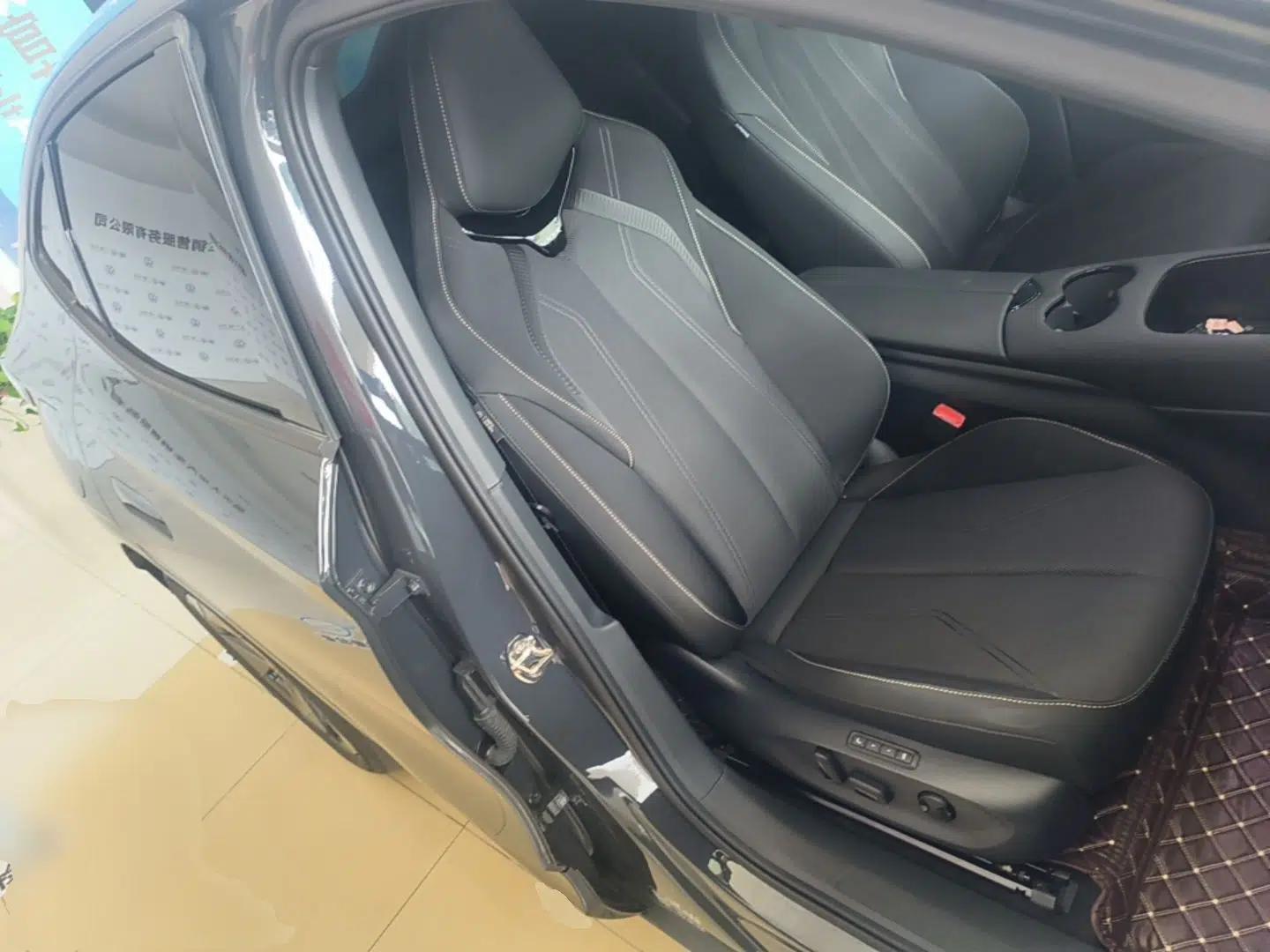 Volkswagen ID.UNYX 2024 Revised Pro Long-Range Version — миниатюра 23