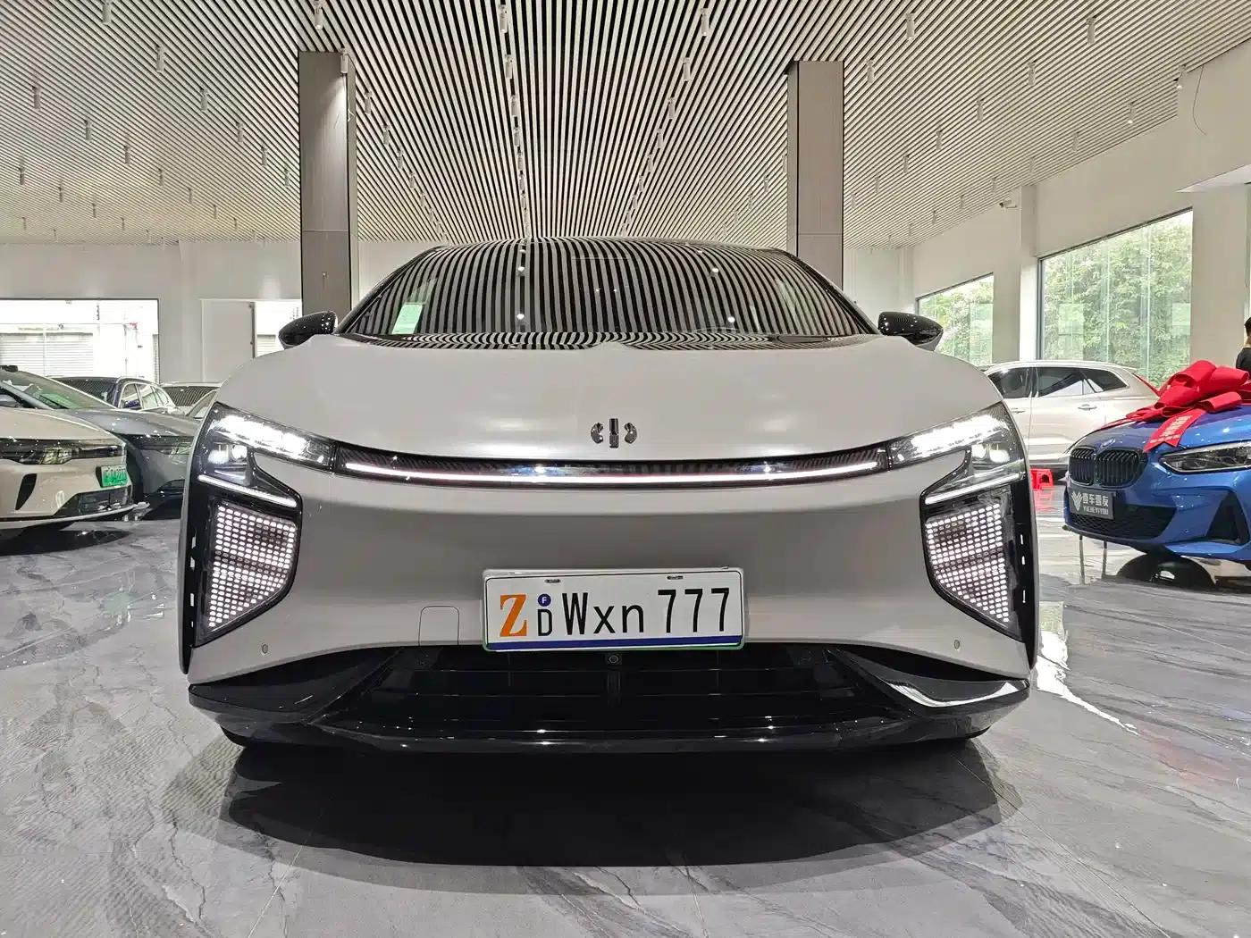HiPhi X 2021 Founder Edition 6-seater — миниатюра 2