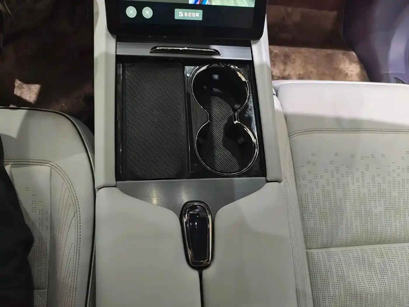 HiPhi X 2021 Founder Edition 6-seater — миниатюра 16