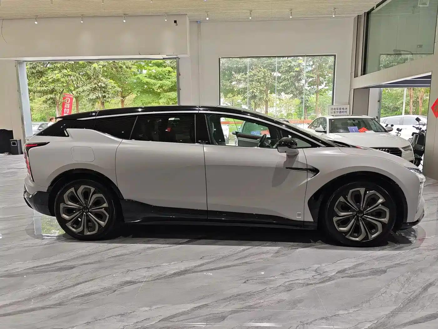 HiPhi X 2021 Founder Edition 6-seater — миниатюра 20