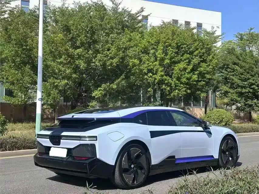 2023 HiPhi Z (Four-seater version) — миниатюра 5